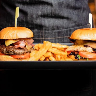 Burger doppelt im Bistro neufun
