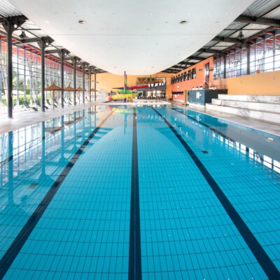 Schwimmerbecken und Lehrschwimmbecken im Hallenbad neufun